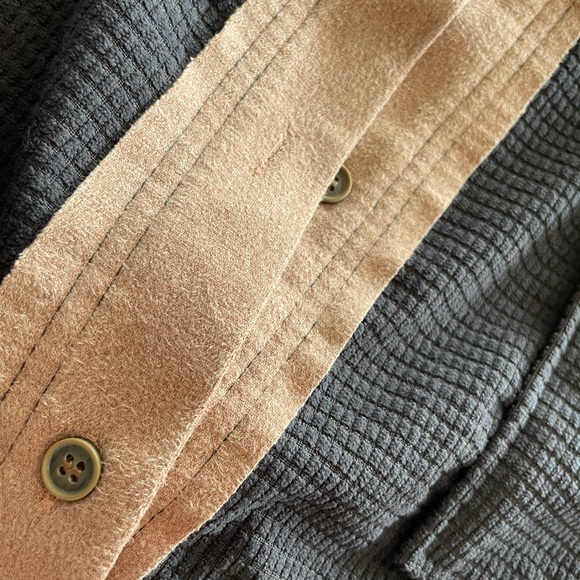 Longsleeve button up shirts very heavy Great for winter. - Picture 7 of 10